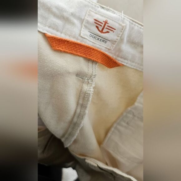 💝Dockers Men's Beige Cargo Shorts - Picture 3 of 3